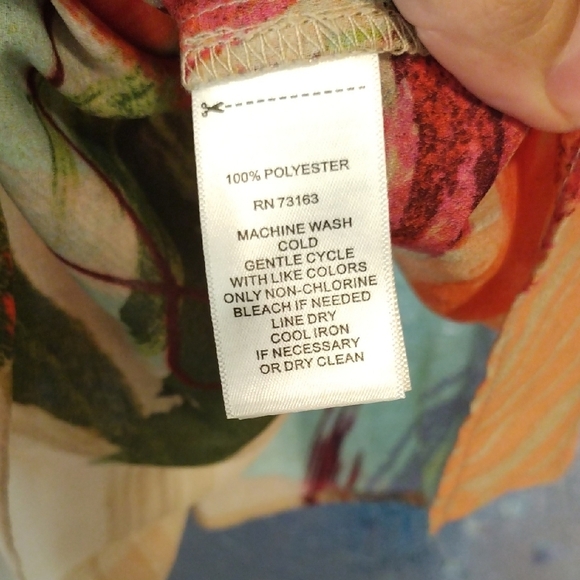 Multicolor Abstract Women's Top - Picture 8 of 9